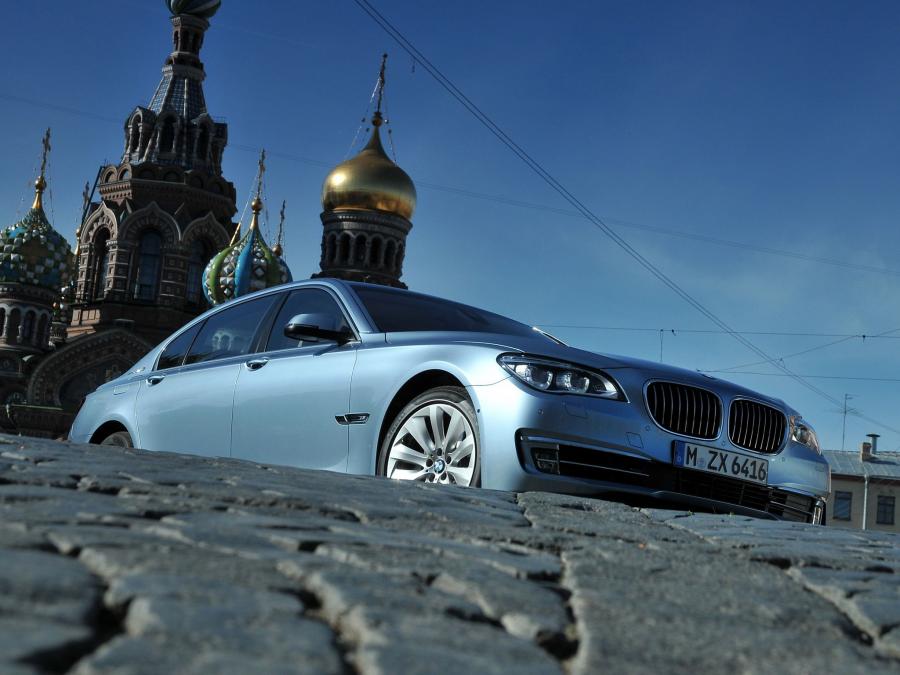  BMW ActiveHybrid 7 2012 года  (фото 9 из 16)